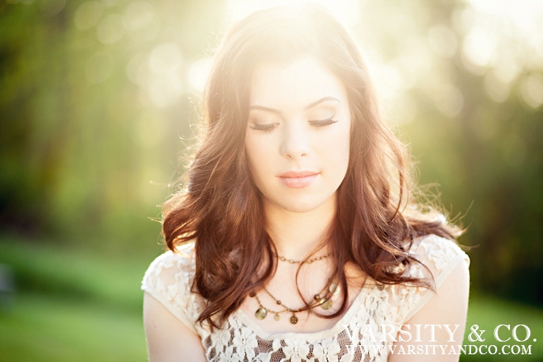 girl sunkissed senior picture